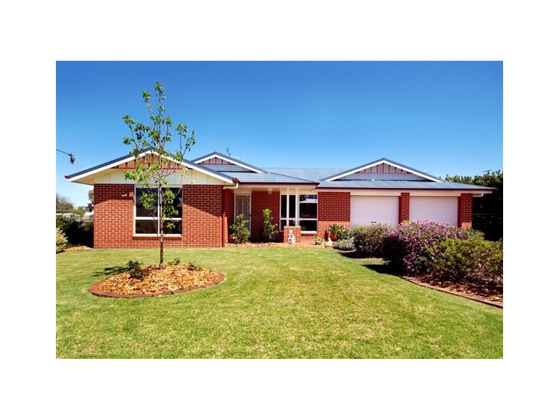 16 Stratford Drive, Wyreema QLD 4352
