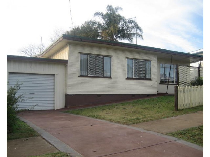 84 Holberton Street, Newtown QLD 4350