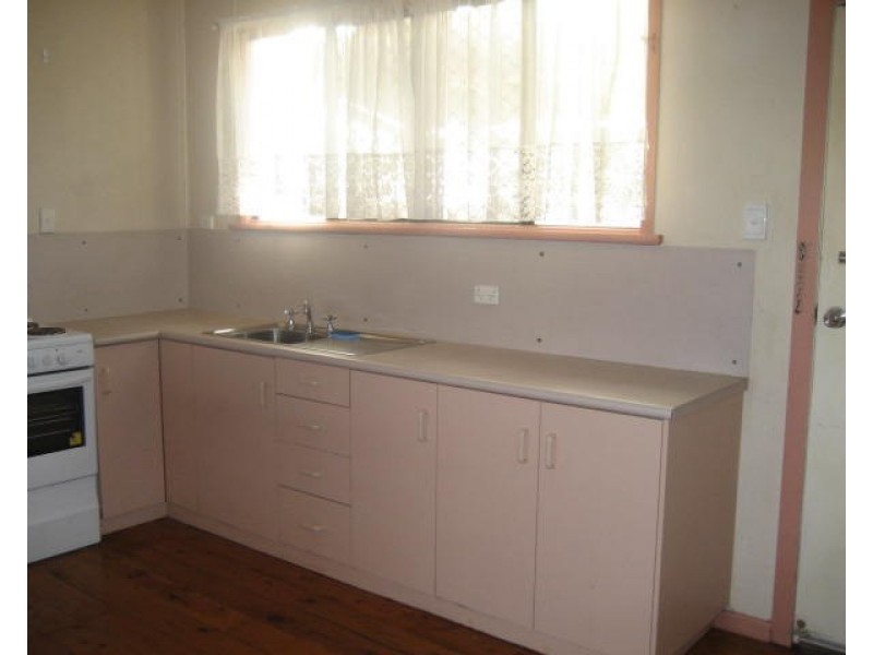 84 Holberton Street, Newtown QLD 4350