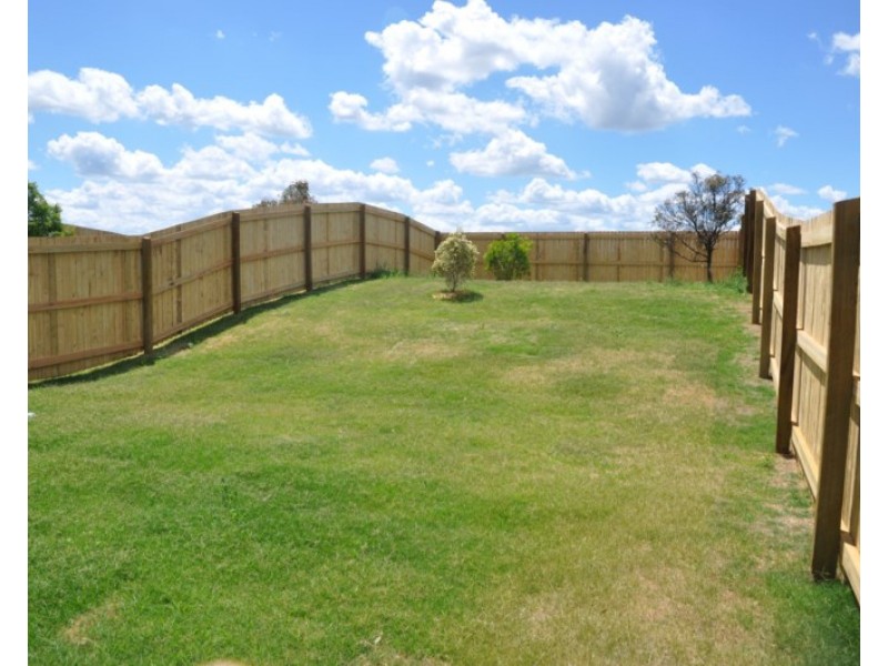 2/16 Magpie Drive, Cambooya QLD 4358