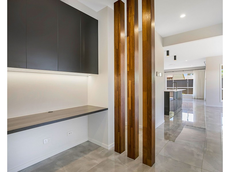 2/180 Spring Street, Middle Ridge QLD 4350