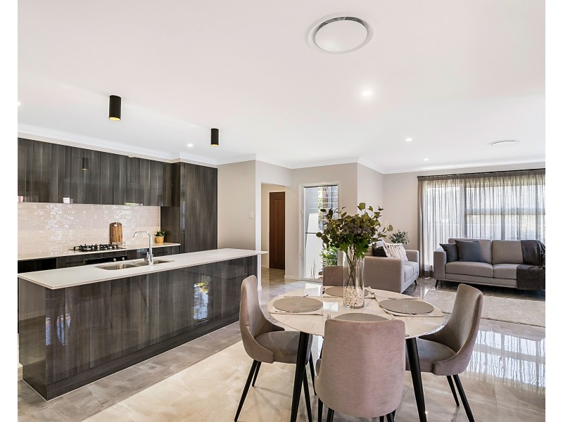 2/180 Spring Street, Middle Ridge QLD 4350