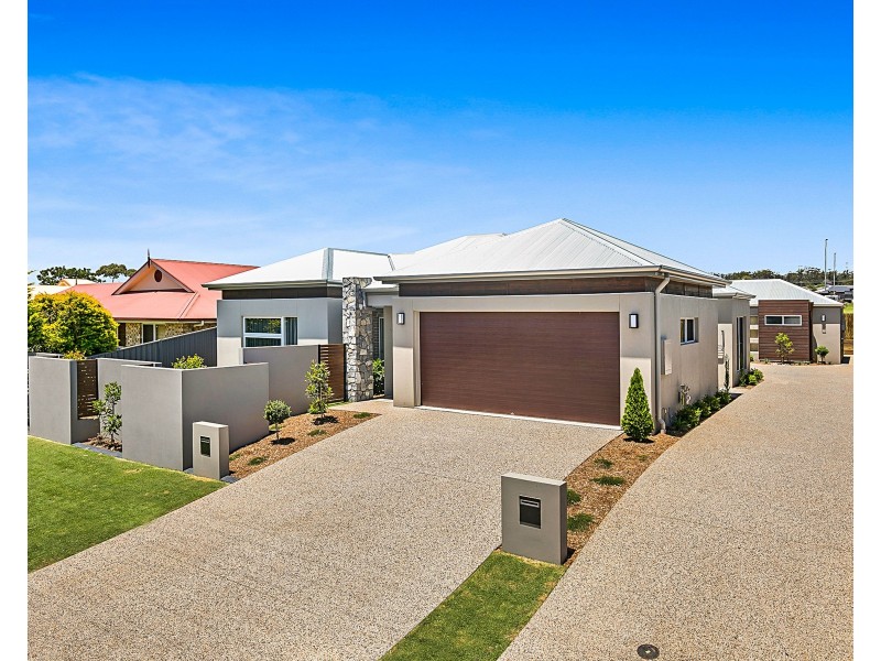 2/180 Spring Street, Middle Ridge QLD 4350
