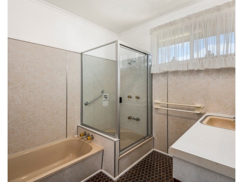 14 Richmond Drive, Wilsonton QLD 4350