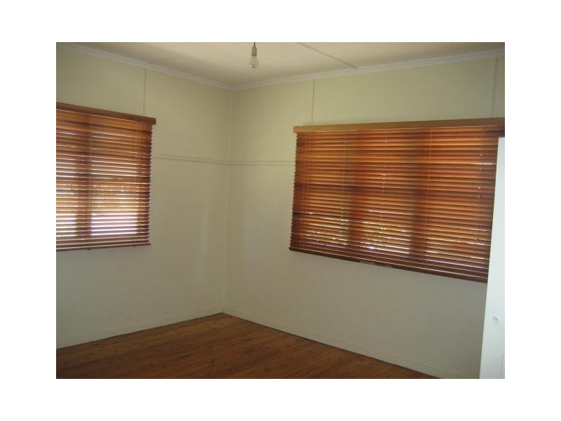 7 Derwak Street, Harristown QLD 4350