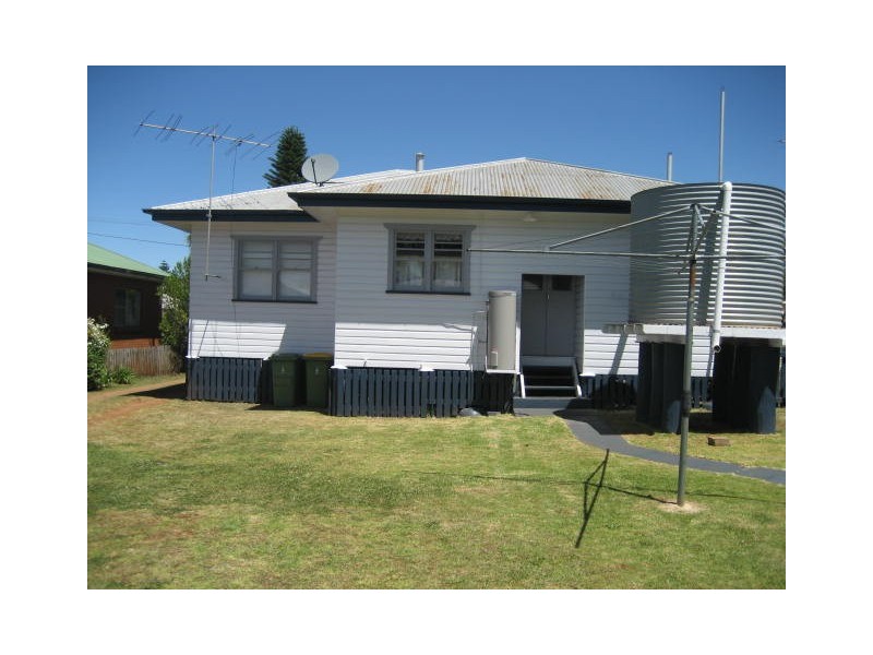 7 Derwak Street, Harristown QLD 4350