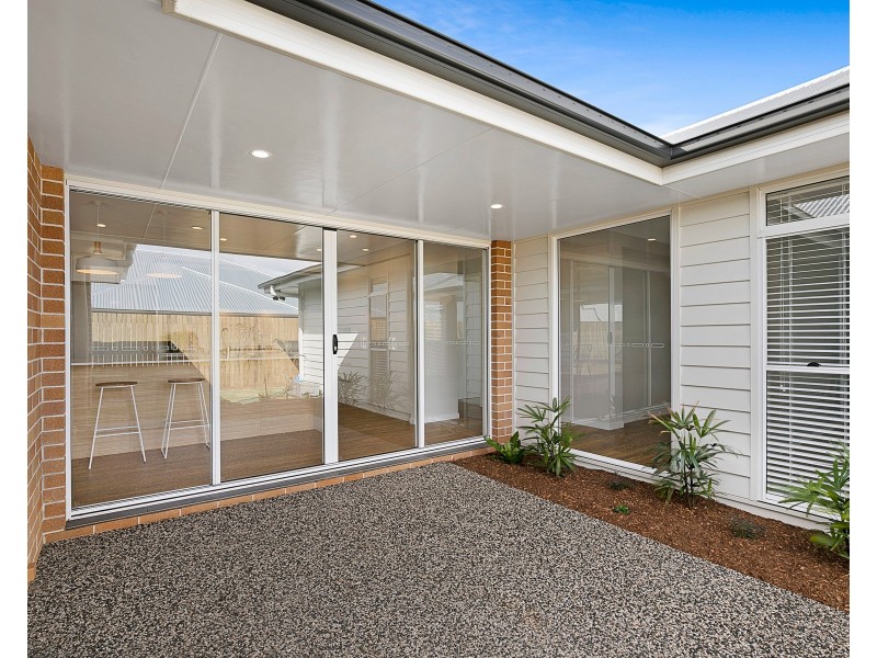 20 Graves Drive, Kearneys Spring QLD 4350