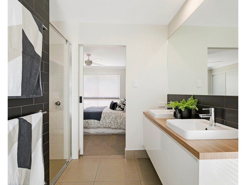 20 Graves Drive, Kearneys Spring QLD 4350