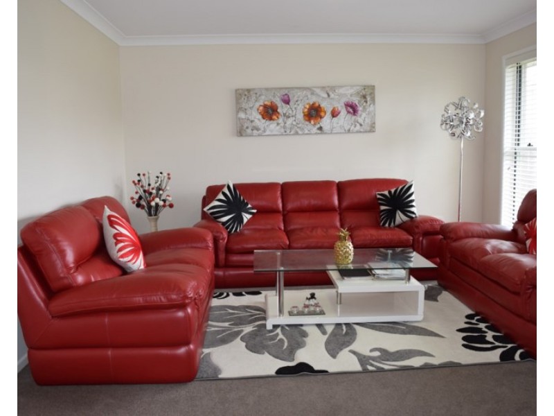 17 Schneider Court, Middle Ridge QLD 4350