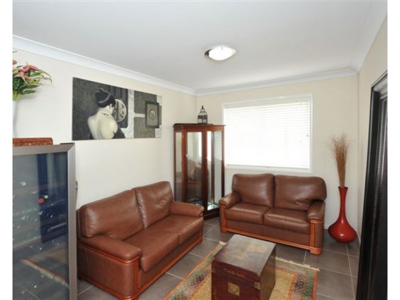 17 Schneider Court, Middle Ridge QLD 4350