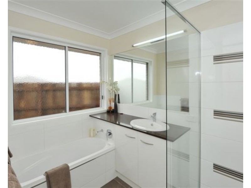 17 Schneider Court, Middle Ridge QLD 4350