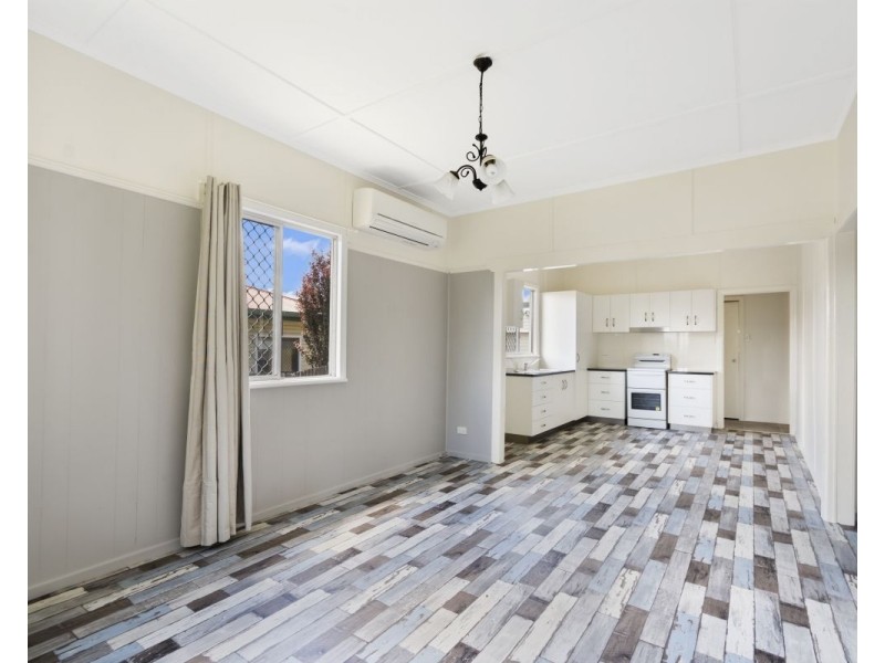 170B Jellicoe Street, Newtown QLD 4350