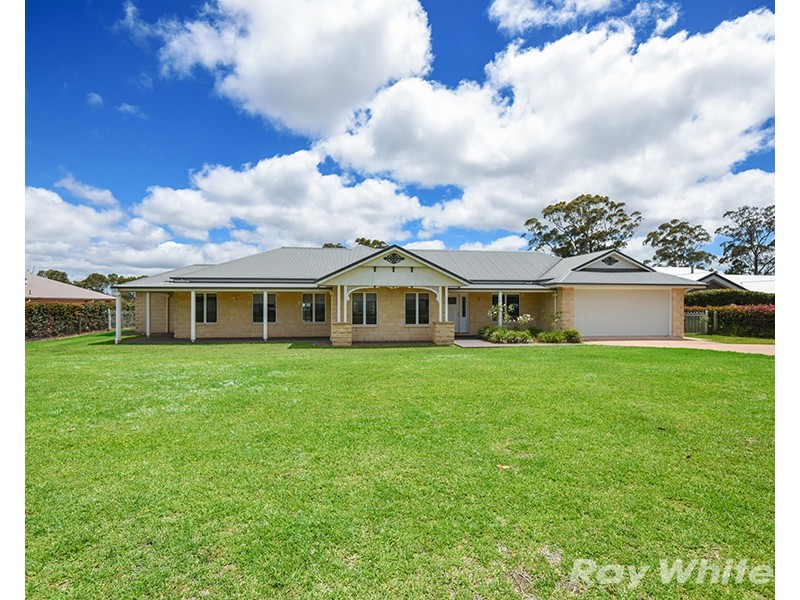 18 Bass Street, Cabarlah QLD 4352