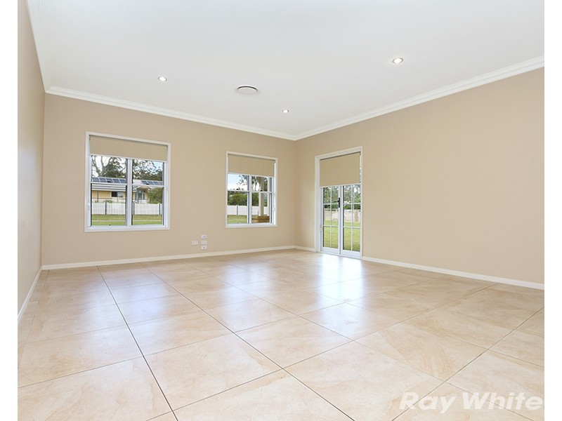 18 Bass Street, Cabarlah QLD 4352