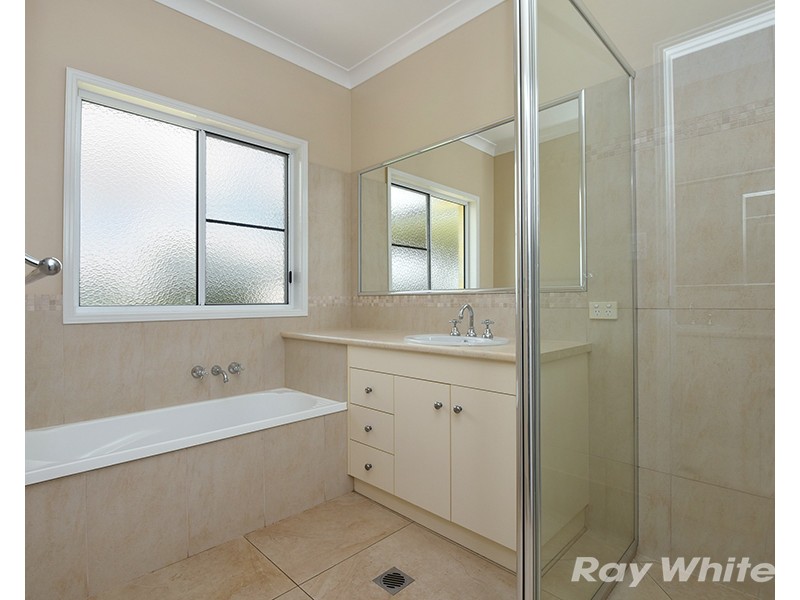 18 Bass Street, Cabarlah QLD 4352