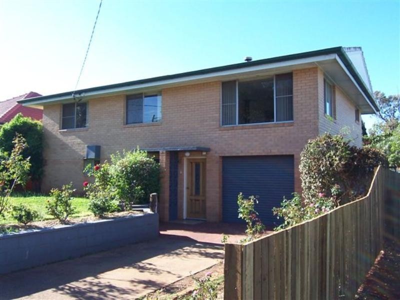 11 Peak Street, Harristown QLD 4350