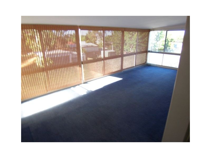 11 Peak Street, Harristown QLD 4350