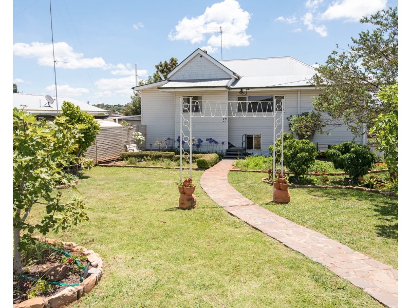 17 Webb Street, Rangeville QLD 4350