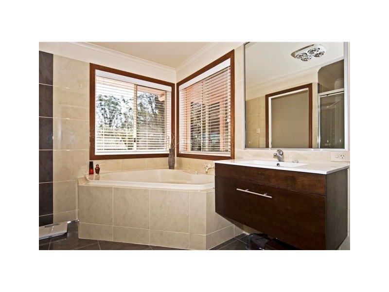 10 Griinke Drive, Middle Ridge QLD 4350