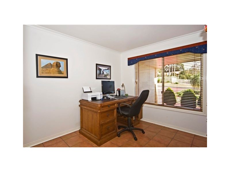10 Griinke Drive, Middle Ridge QLD 4350