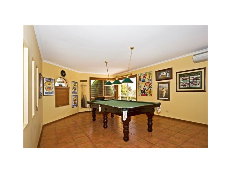 10 Griinke Drive, Middle Ridge QLD 4350