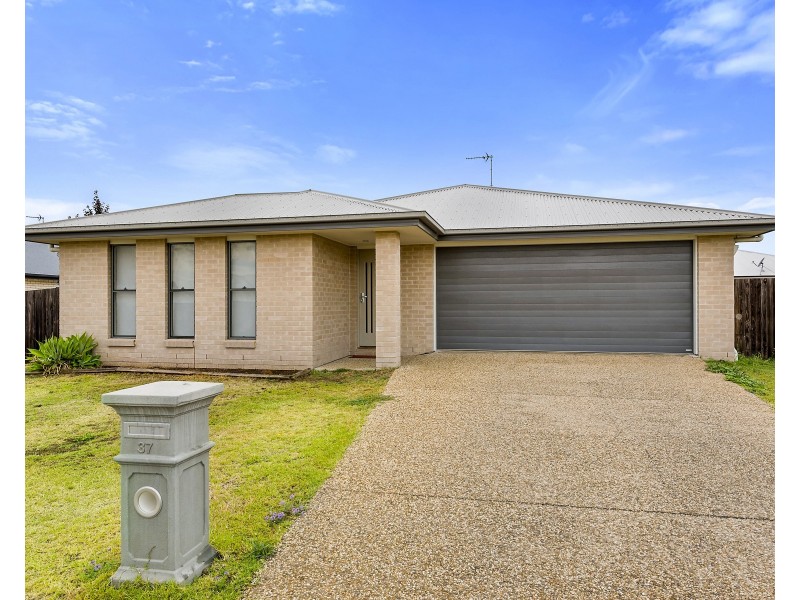 37 Murray Street, Oakey QLD 4401