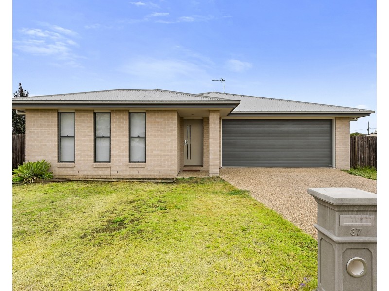 37 Murray Street, Oakey QLD 4401