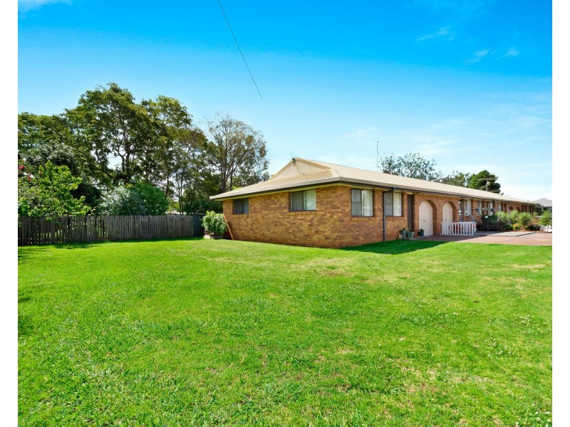 4A Cathro Street, Rockville QLD 4350