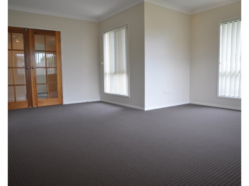 10 McClymont Drive, Rangeville QLD 4350
