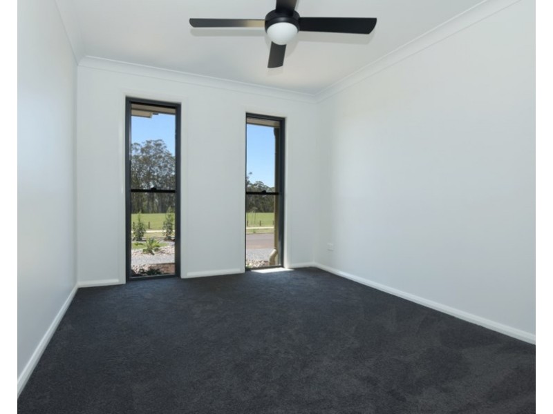 28 Graves Drive, Kearneys Spring QLD 4350