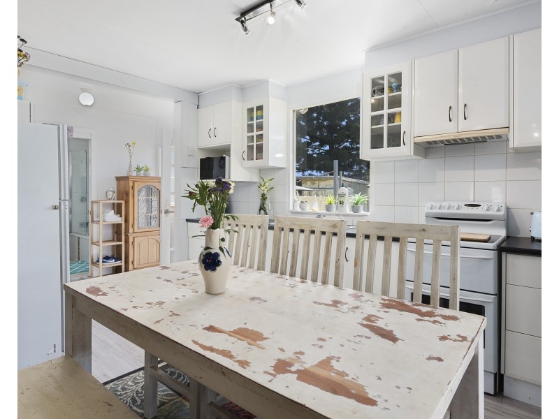 5 Makepeace Street, Rockville QLD 4350