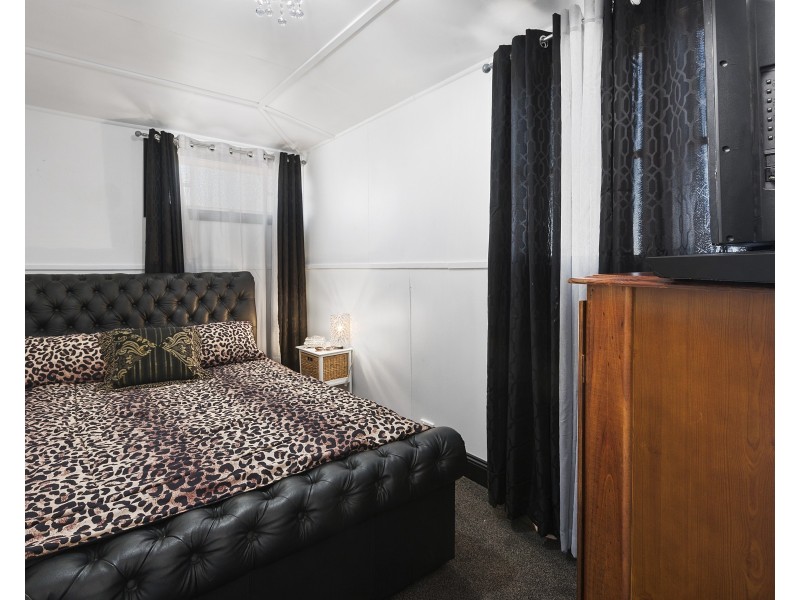 5 Makepeace Street, Rockville QLD 4350