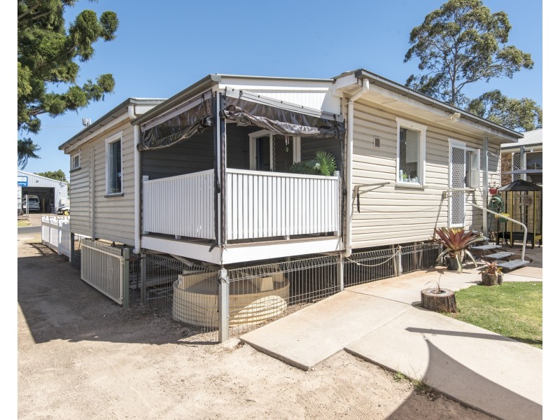 5 Makepeace Street, Rockville QLD 4350