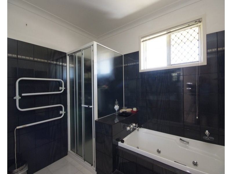 83 Drayton Road, Harristown QLD 4350