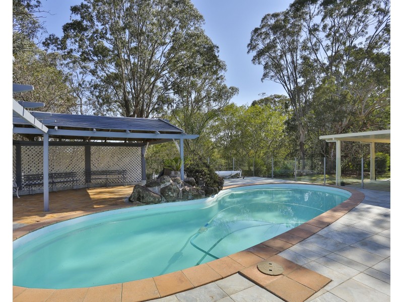 8 Dippel Street, Middle Ridge QLD 4350