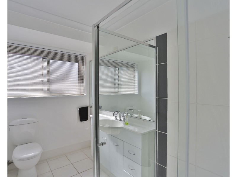 8 Dippel Street, Middle Ridge QLD 4350