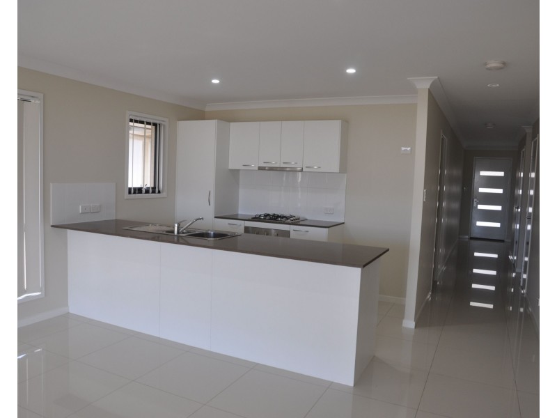 10 Tarcoola Street, Wyreema QLD 4352