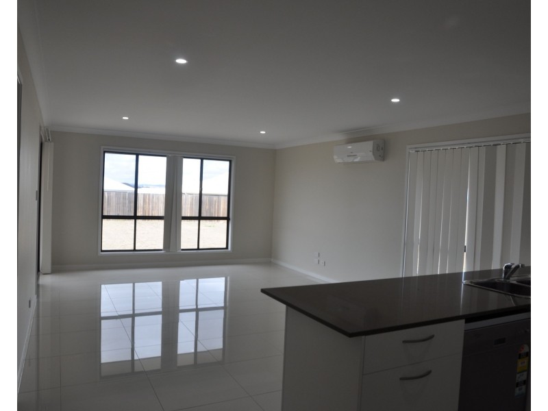 10 Tarcoola Street, Wyreema QLD 4352