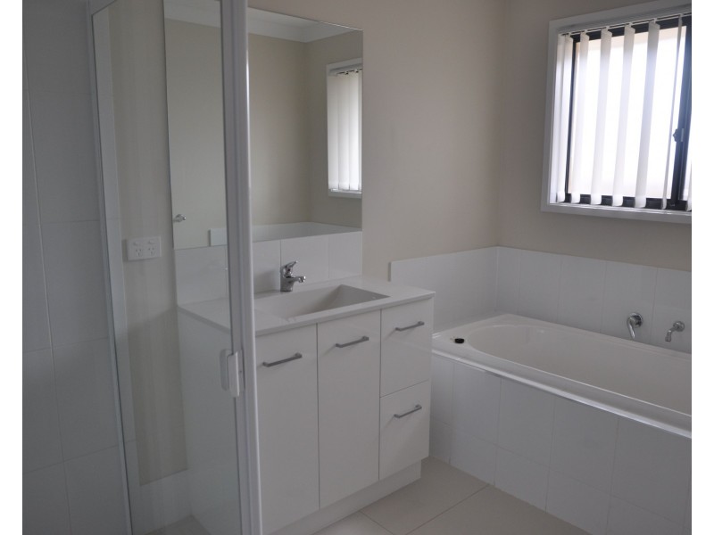 10 Tarcoola Street, Wyreema QLD 4352