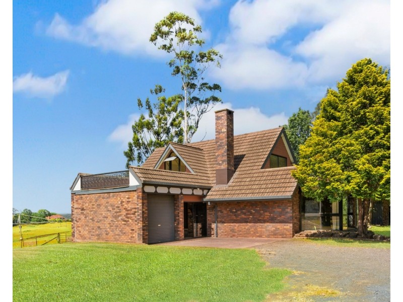 8 Bradys Road, Highfields QLD 4352