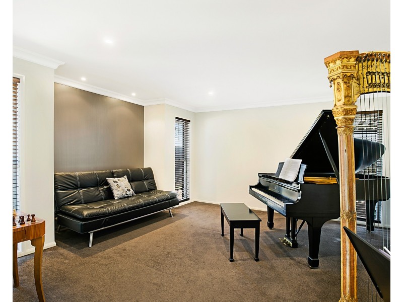 322 Ramsay Street, Middle Ridge QLD 4350