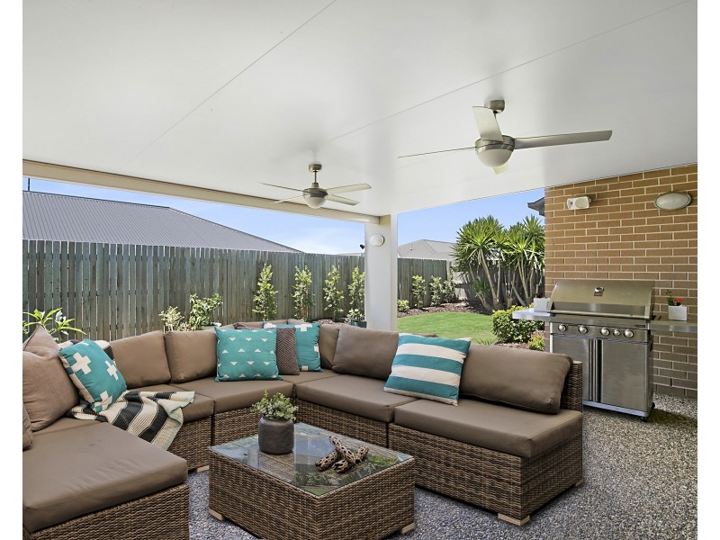 322 Ramsay Street, Middle Ridge QLD 4350