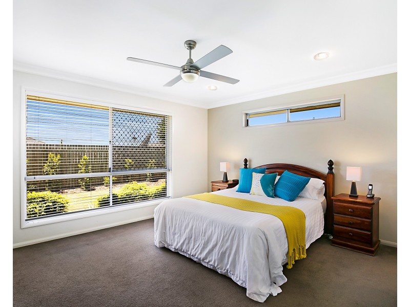 322 Ramsay Street, Middle Ridge QLD 4350