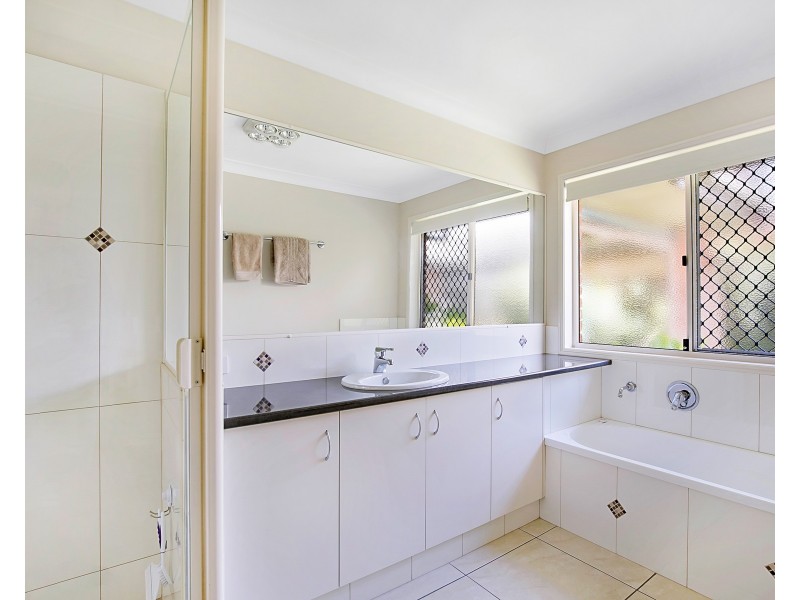 16 Kite Street, Rangeville QLD 4350