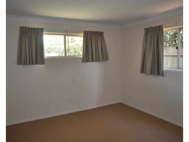 8 Pixie Drive, Kearneys Spring QLD 4350