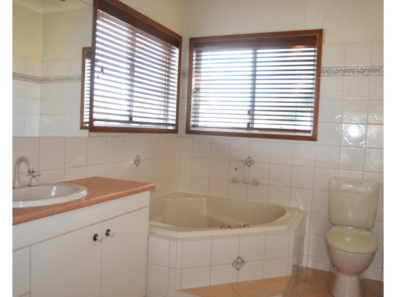 142 Spring Street, Middle Ridge QLD 4350