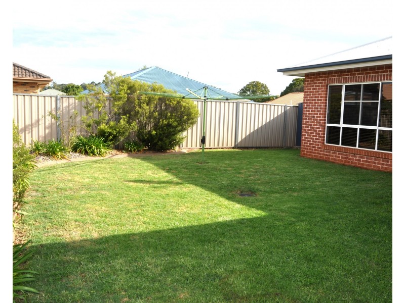 142 Spring Street, Middle Ridge QLD 4350