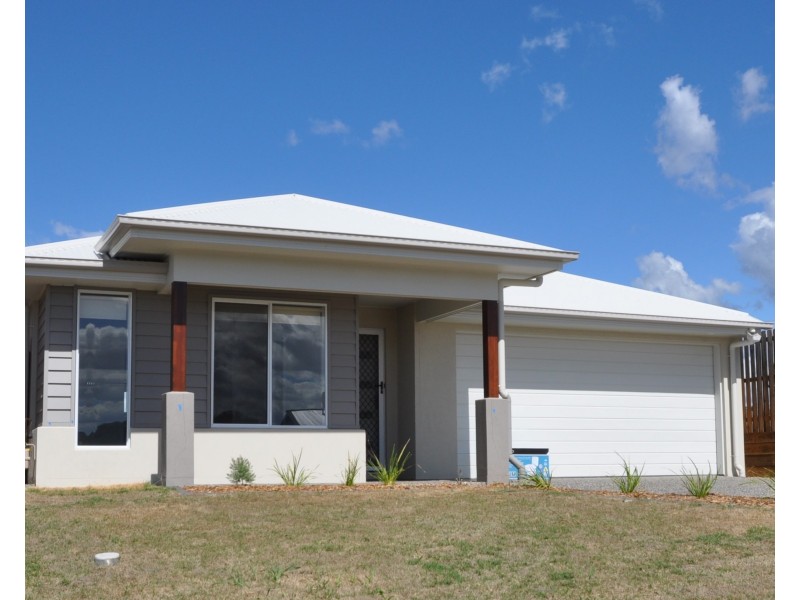 14 McInnes Crescent, Glenvale QLD 4350