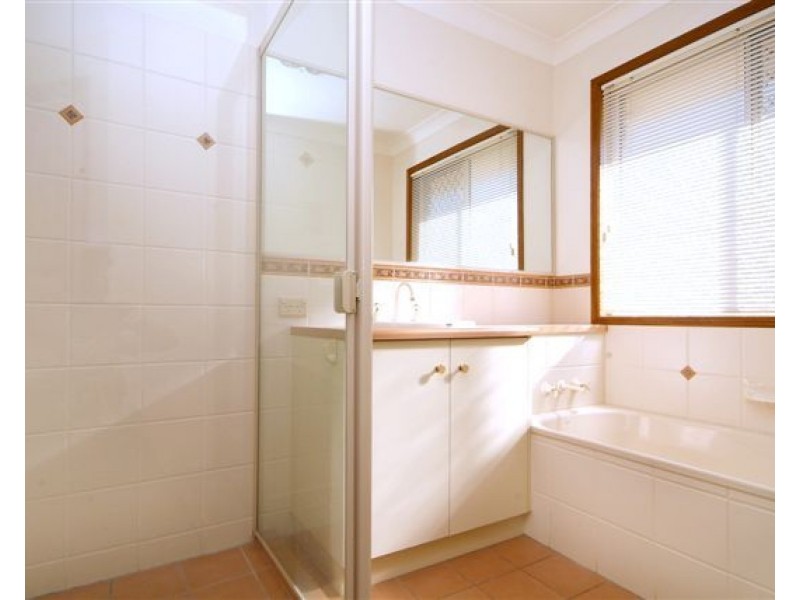 9 Stoneyhurst Court, Glenvale QLD 4350