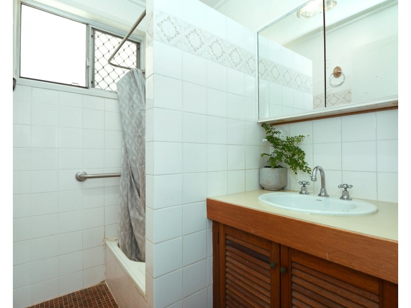 22 Tourist Road, East Toowoomba QLD 4350